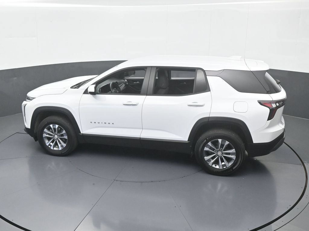 Used 2026 Chevrolet Equinox LT FWD image 45