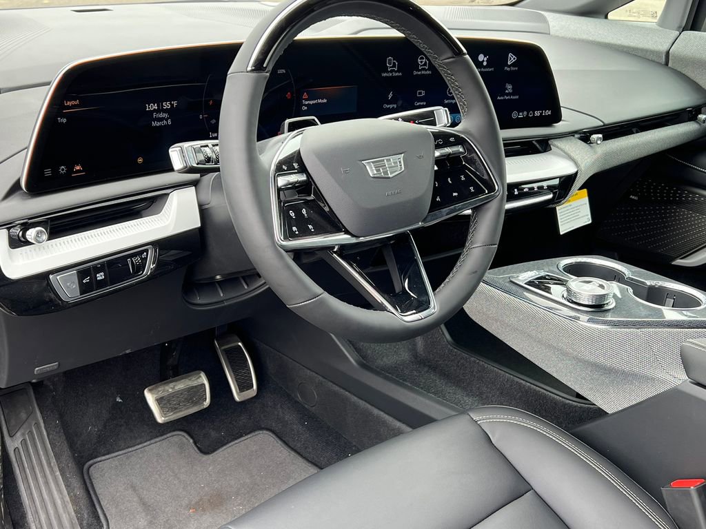 New 2026 Cadillac Optiq Luxury 1 image 16