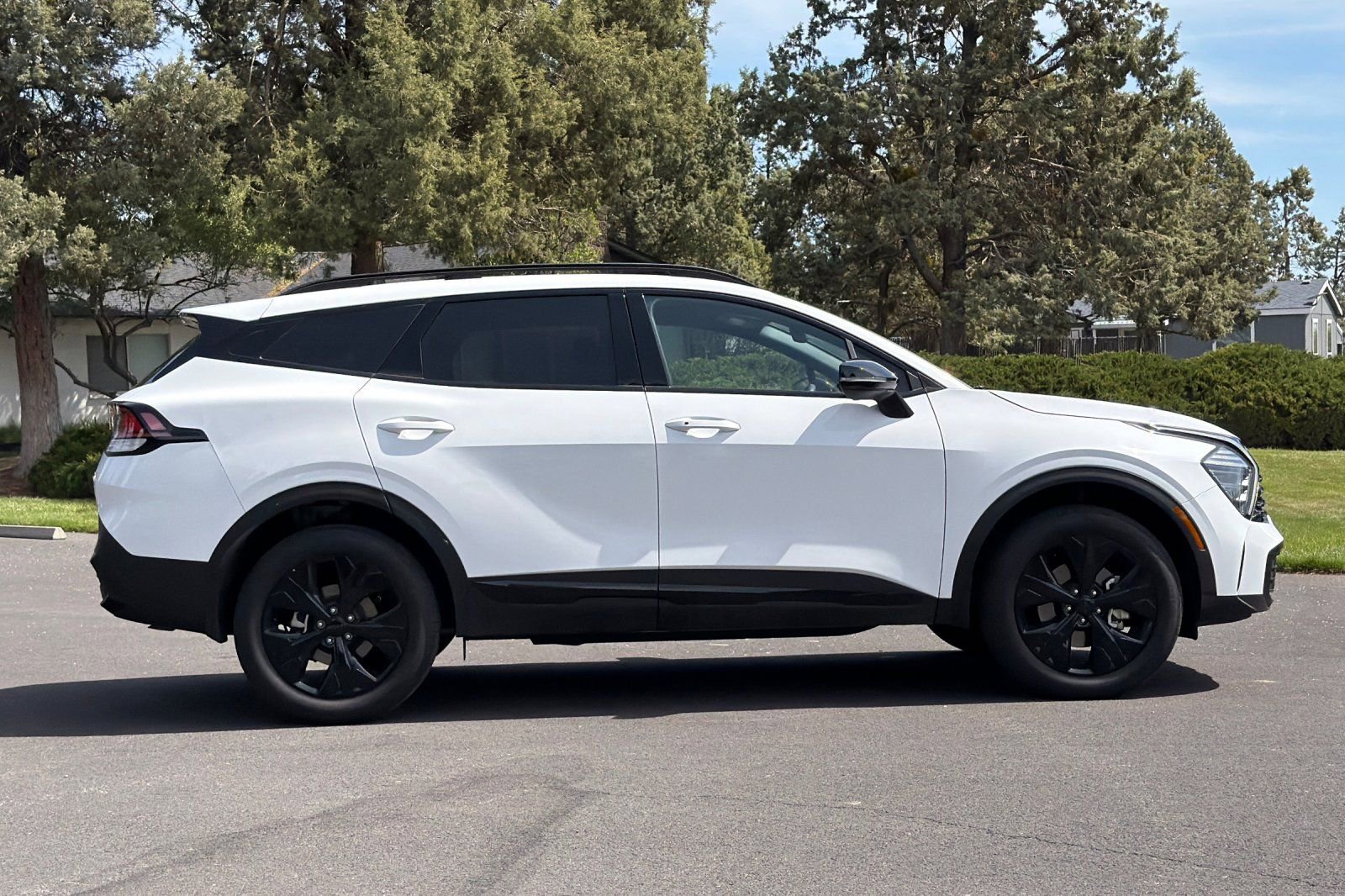 Used 2025 Kia Sportage X-Line AWD/4WD image 3