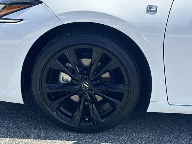 Used 2024 Lexus ES 300h F Sport w/ Accessory Package (Z2) image 15