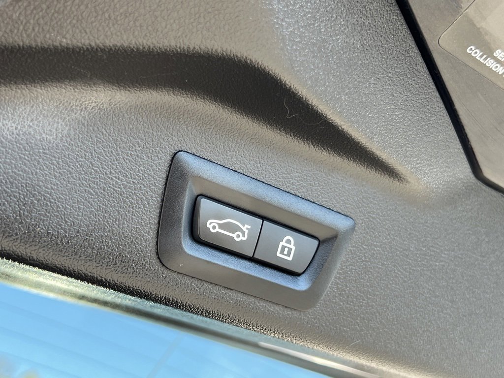 Used 2022 BMW X5 xDrive40i w/ Parking Assistance Package image 21