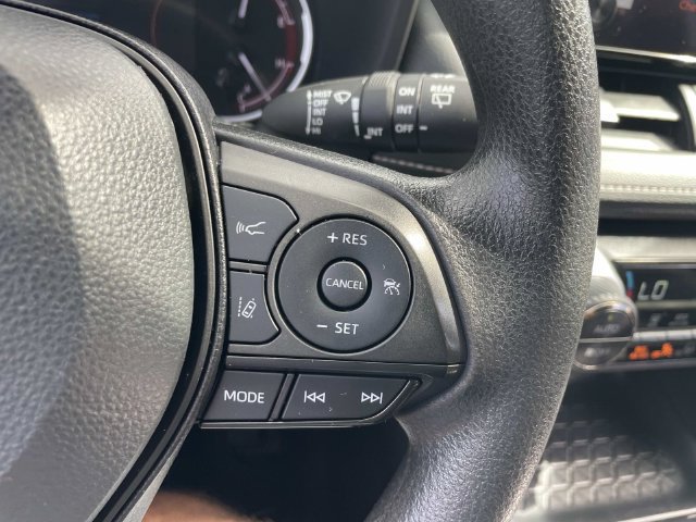 Used 2024 Toyota RAV4 XLE FWD image 31