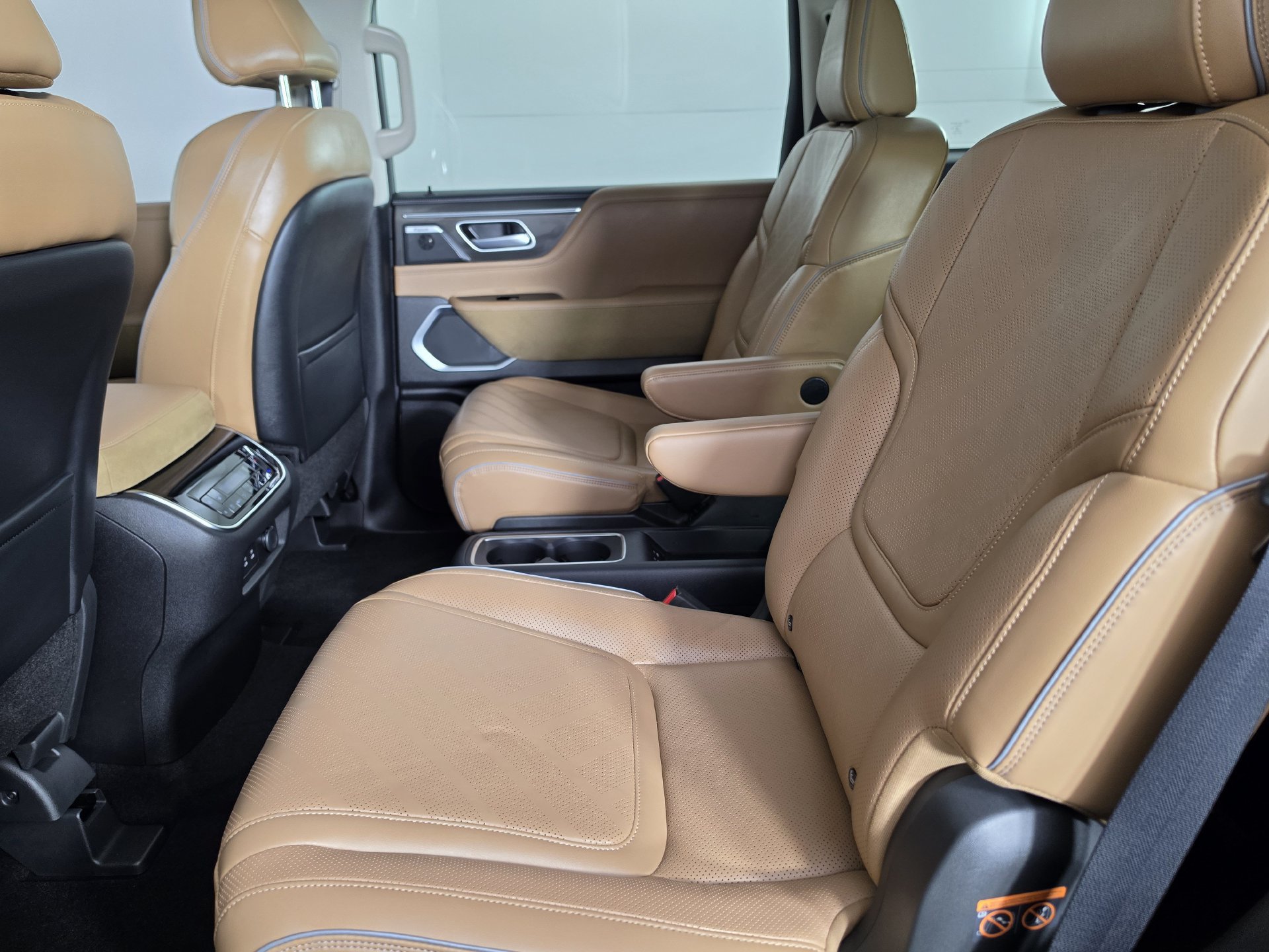 Used 2026 INFINITI QX80 Luxe RWD image 23