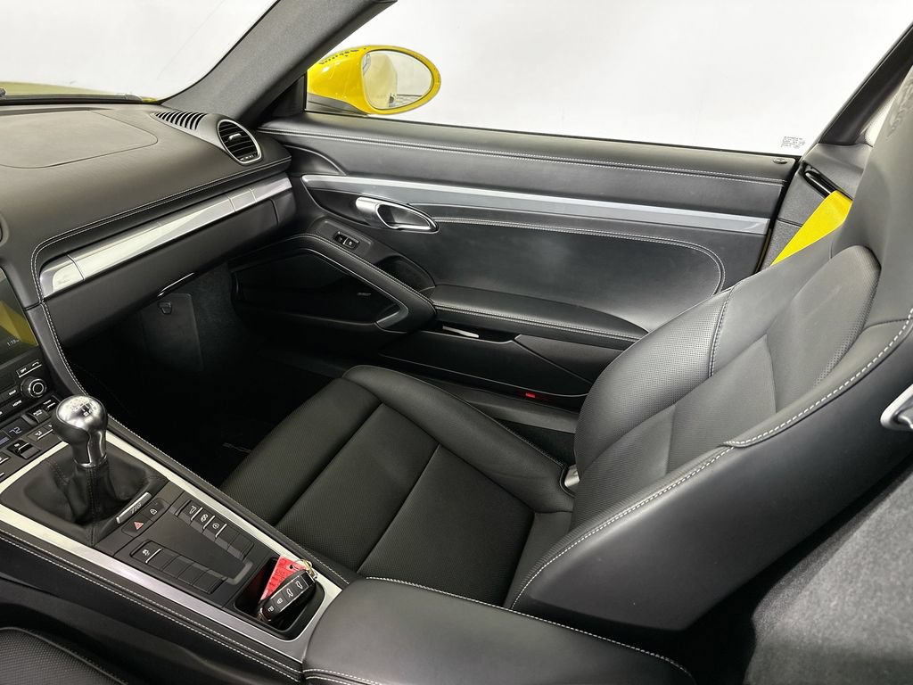 Used 2025 Porsche 718 Cayman RWD image 21