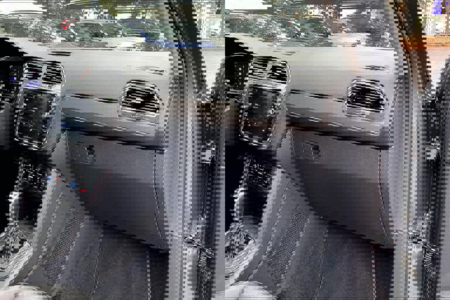 Certified 2022 Volkswagen Tiguan SE image 18