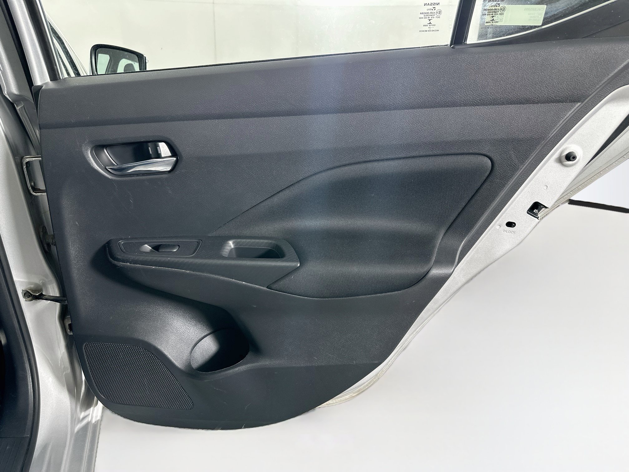 Used 2021 Nissan Versa SV FWD image 27