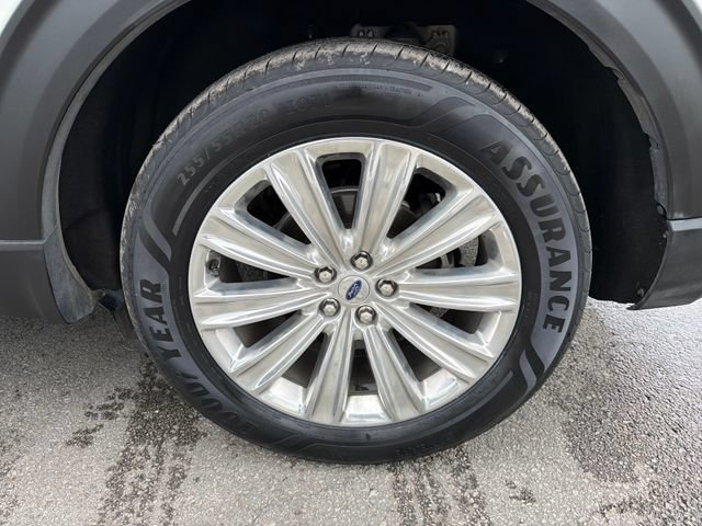Used 2022 Ford Explorer Limited w/ Equipment Group 301A AWD/4WD image 31