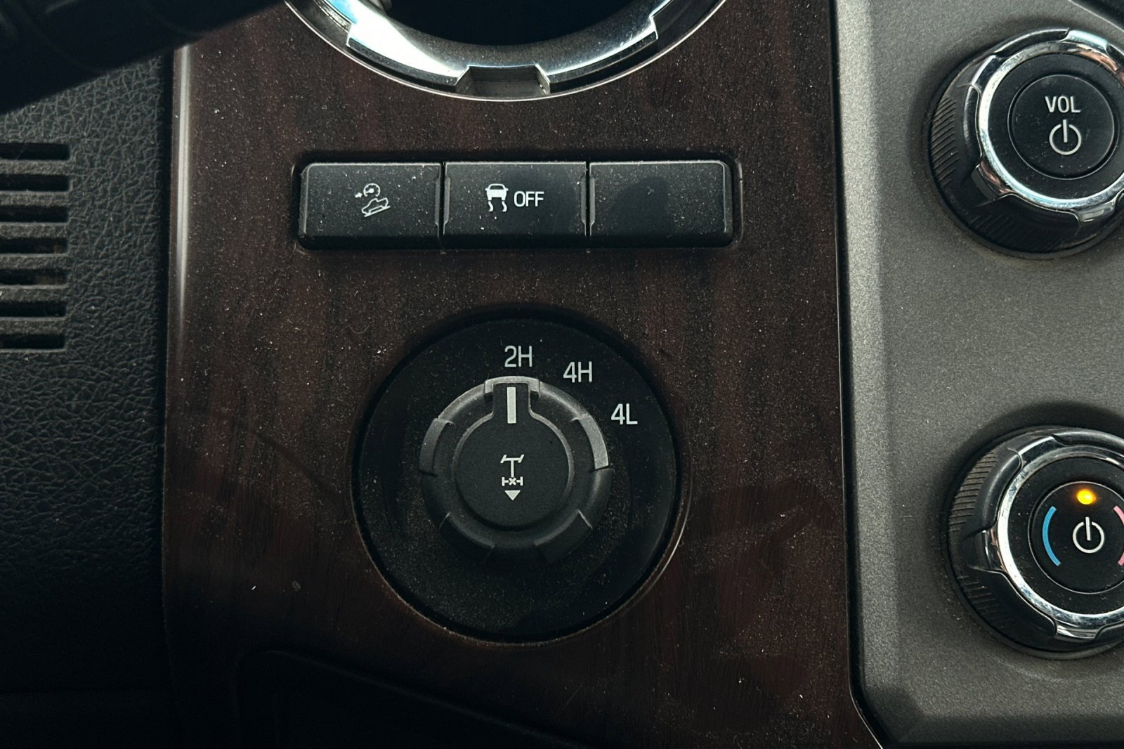 Used 2013 Ford F350 Lariat w/ Lariat Chrome Pkg image 21