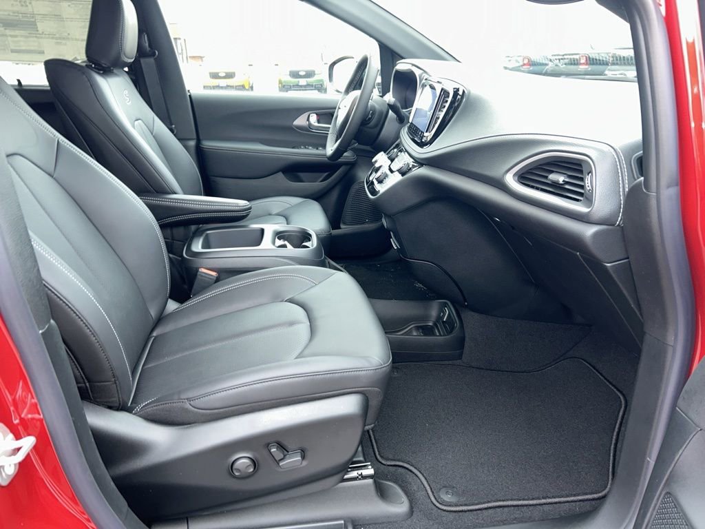 New 2026 Chrysler Pacifica Select image 26