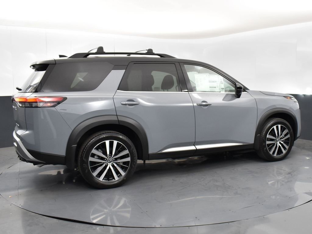 New 2025 Nissan Pathfinder Platinum w/ Cargo Package image 8