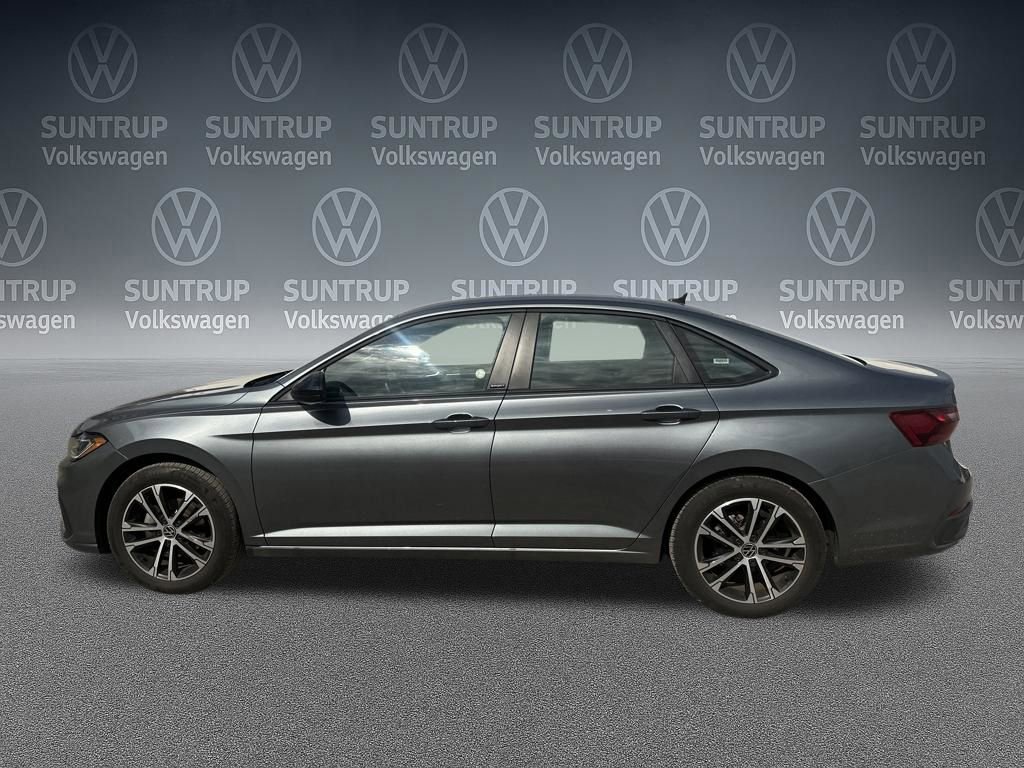 Used 2025 Volkswagen Jetta Sport FWD image 31