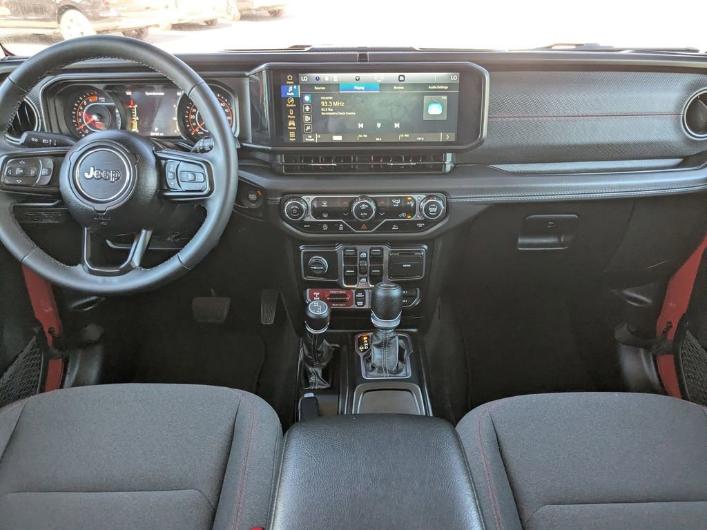 Used 2025 Jeep Wrangler Unlimited Rubicon image 24
