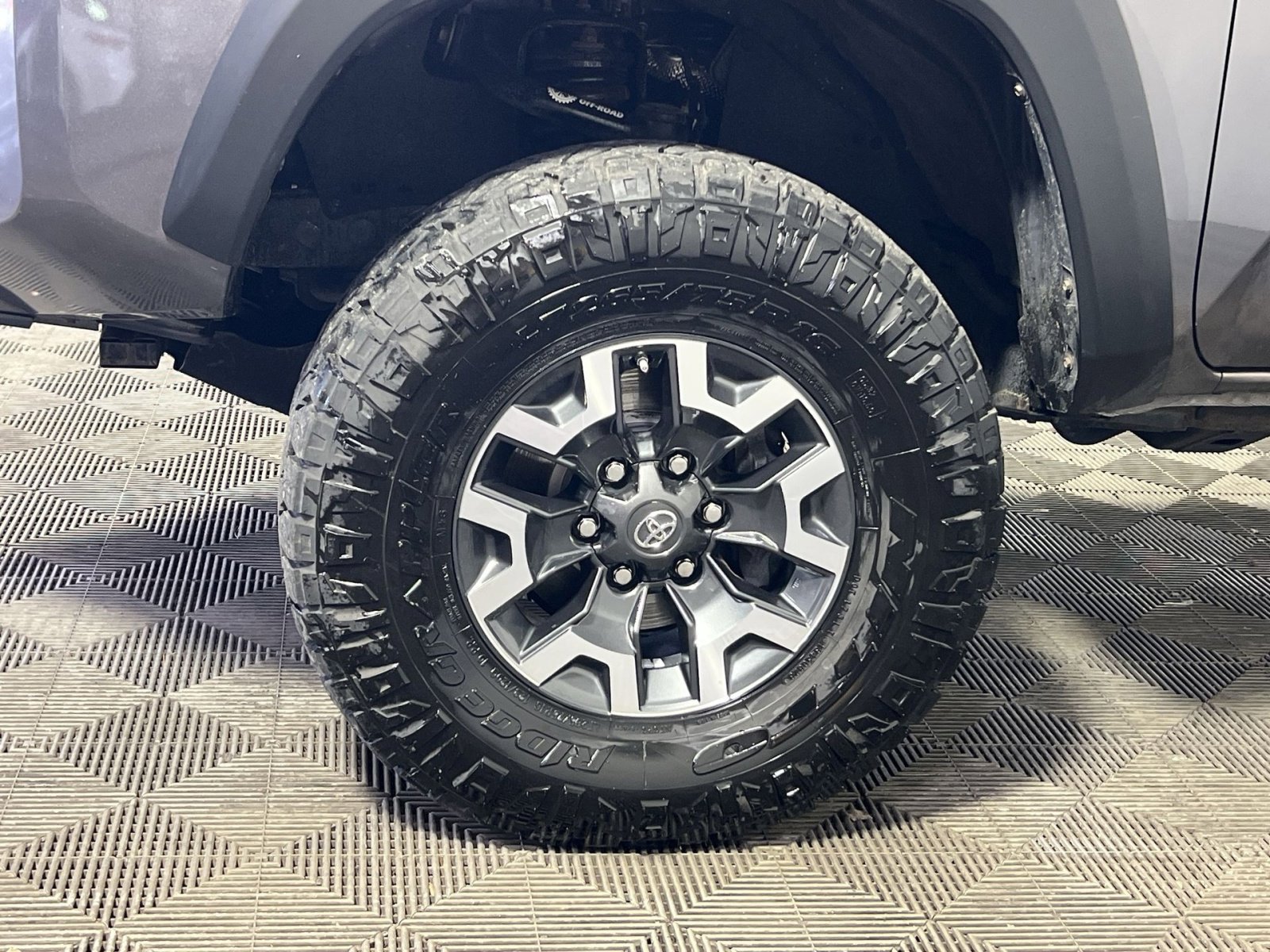 Used 2019 Toyota Tacoma TRD Off-Road image 12