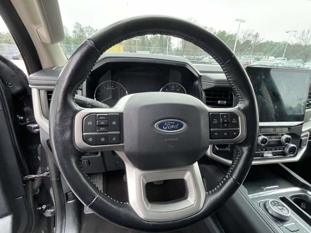 Used 2023 Ford Expedition Max XLT image 20