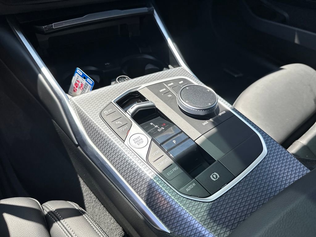 Used 2023 BMW 330i xDrive Sedan w/ M Sport Package AWD/4WD image 27