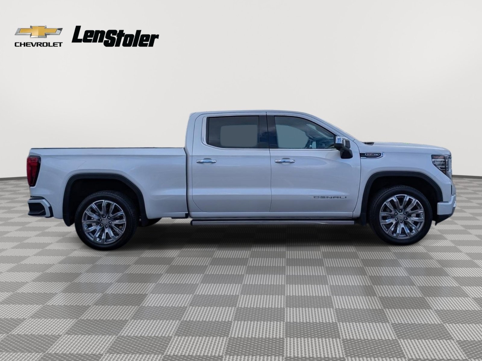 Used 2025 GMC Sierra 1500 Denali w/ Denali Reserve Package AWD/4WD image 6