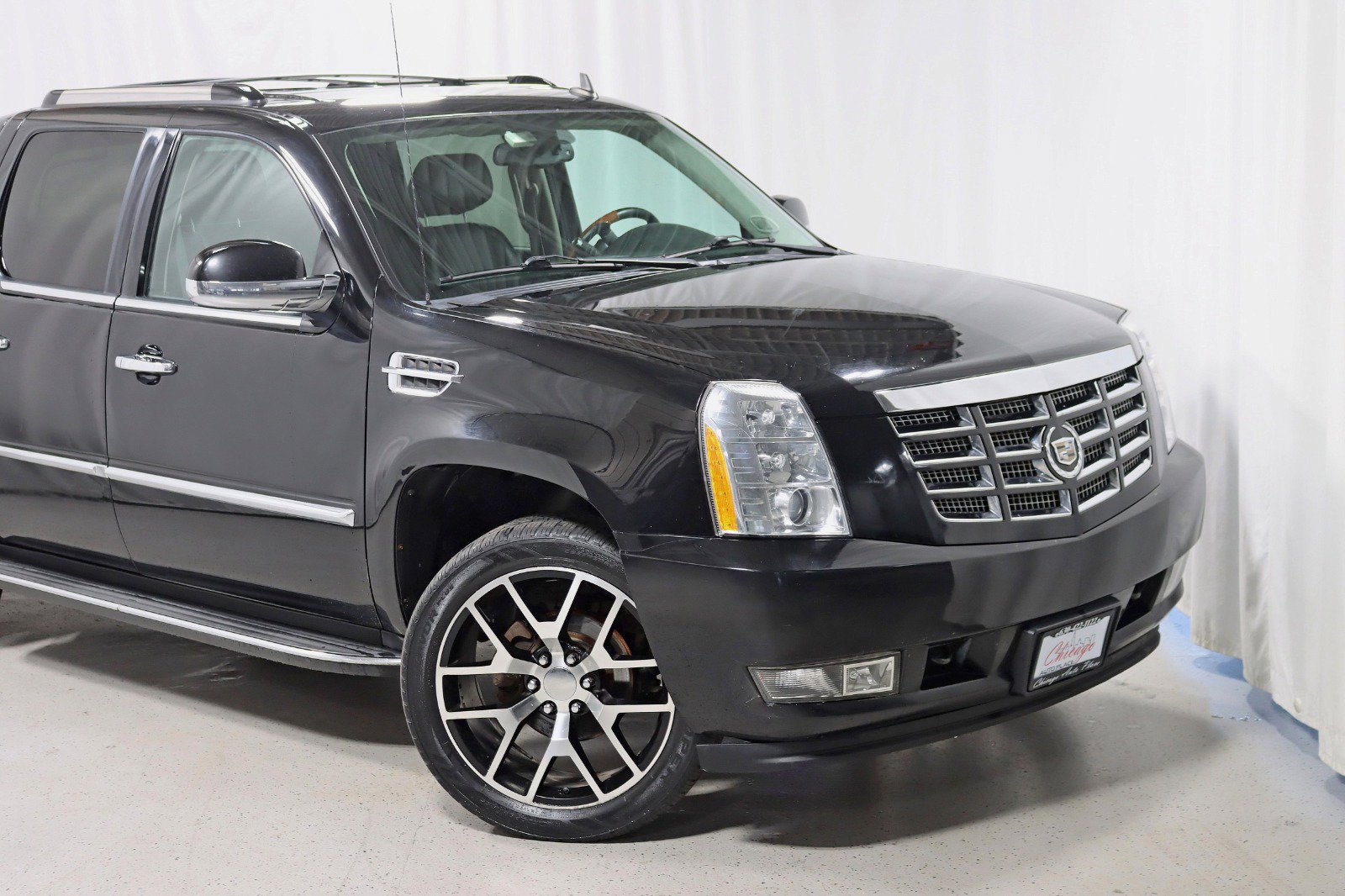 Used 2011 Cadillac Escalade EXT AWD/4WD image 2