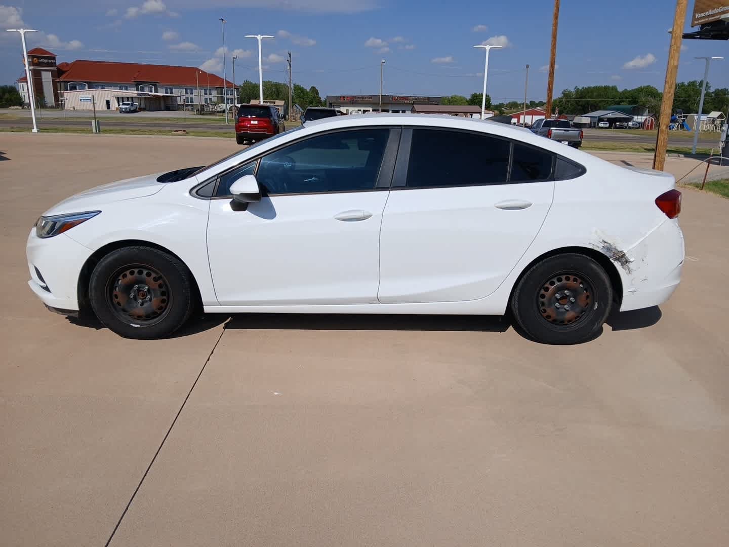 Used 2017 Chevrolet Cruze LS FWD image 2
