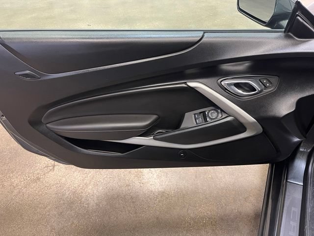Used 2017 Chevrolet Camaro SS RWD image 13