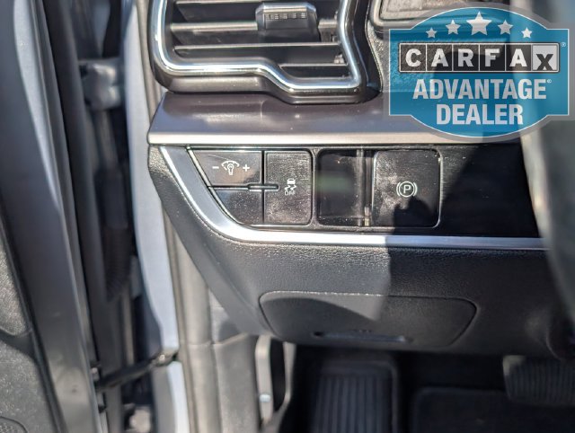Used 2025 Kia Sportage EX FWD image 12