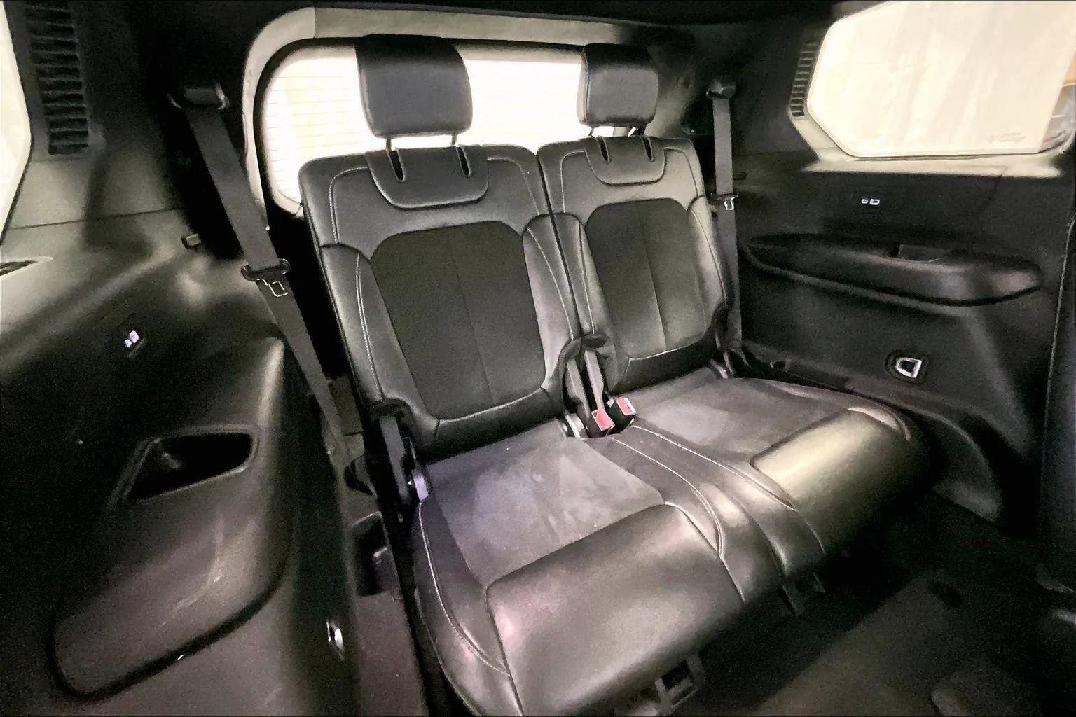 Used 2023 Jeep Grand Cherokee L Laredo image 27