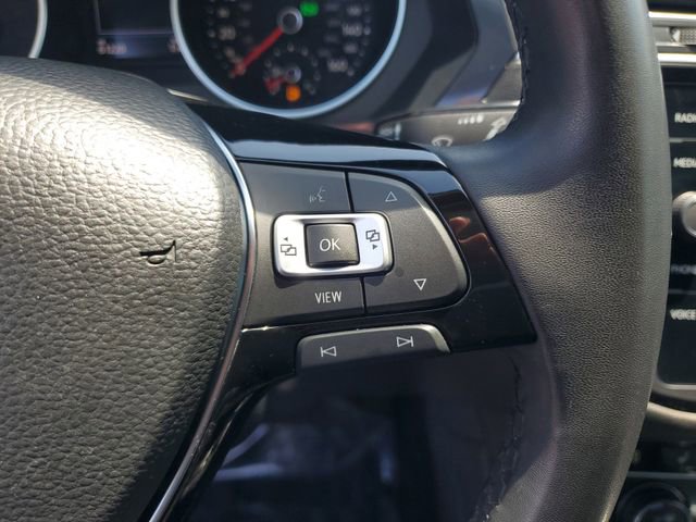 Certified 2020 Volkswagen Tiguan SE w/ Panoramic Sunroof Package FWD image 20