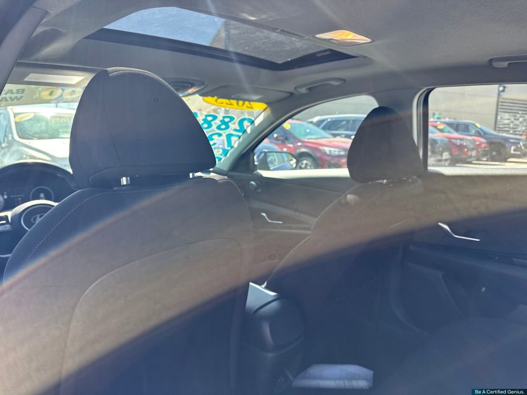 Certified 2025 Hyundai Elantra SEL FWD image 29