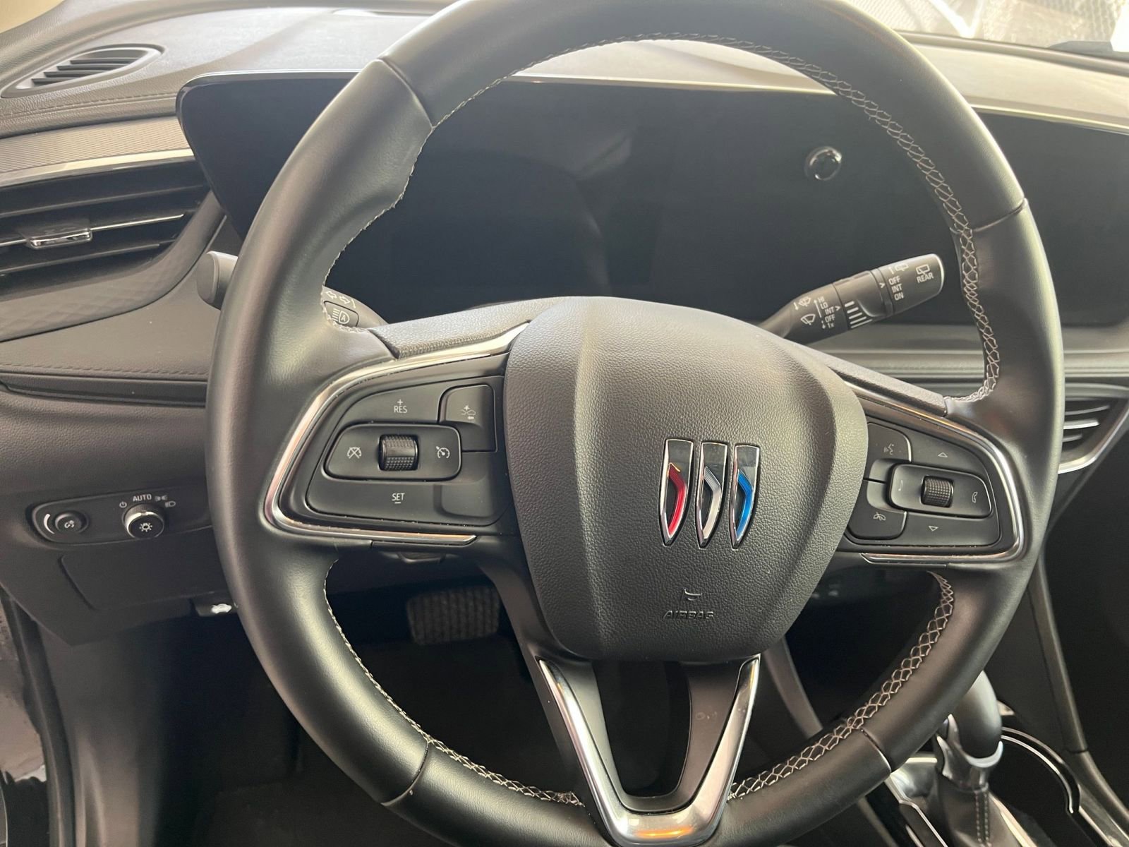Used 2025 Buick Encore GX Preferred FWD image 37