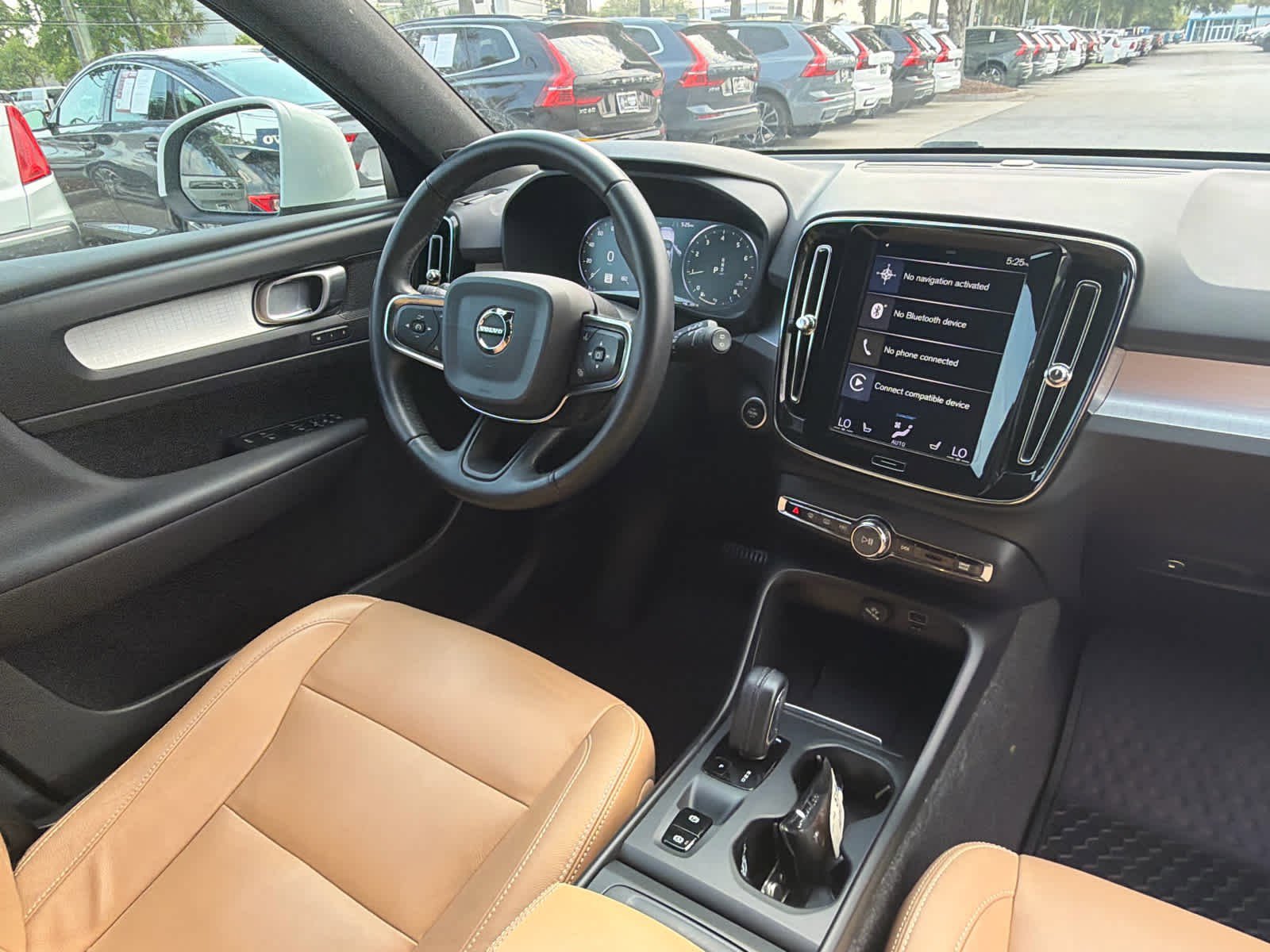 Used 2020 Volvo XC40 T5 Momentum w/ Protection Package Premier AWD/4WD image 19