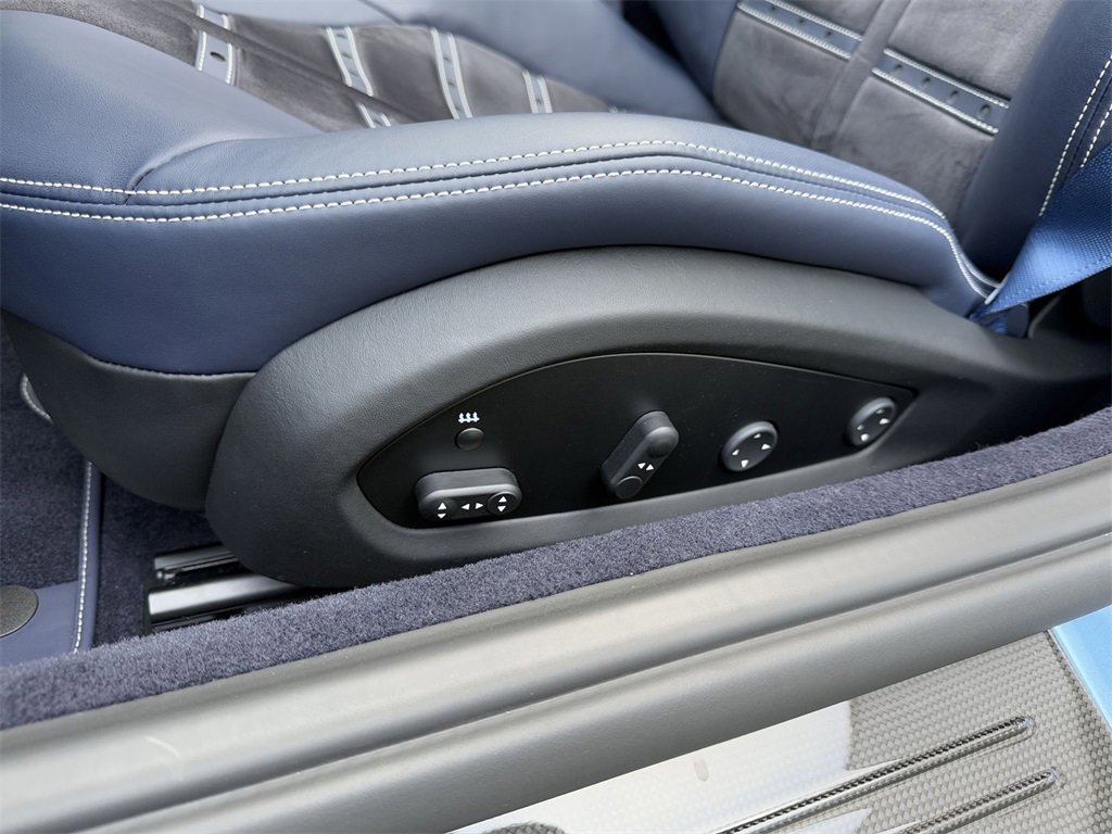 Used 2021 Ferrari 812 GTS image 12