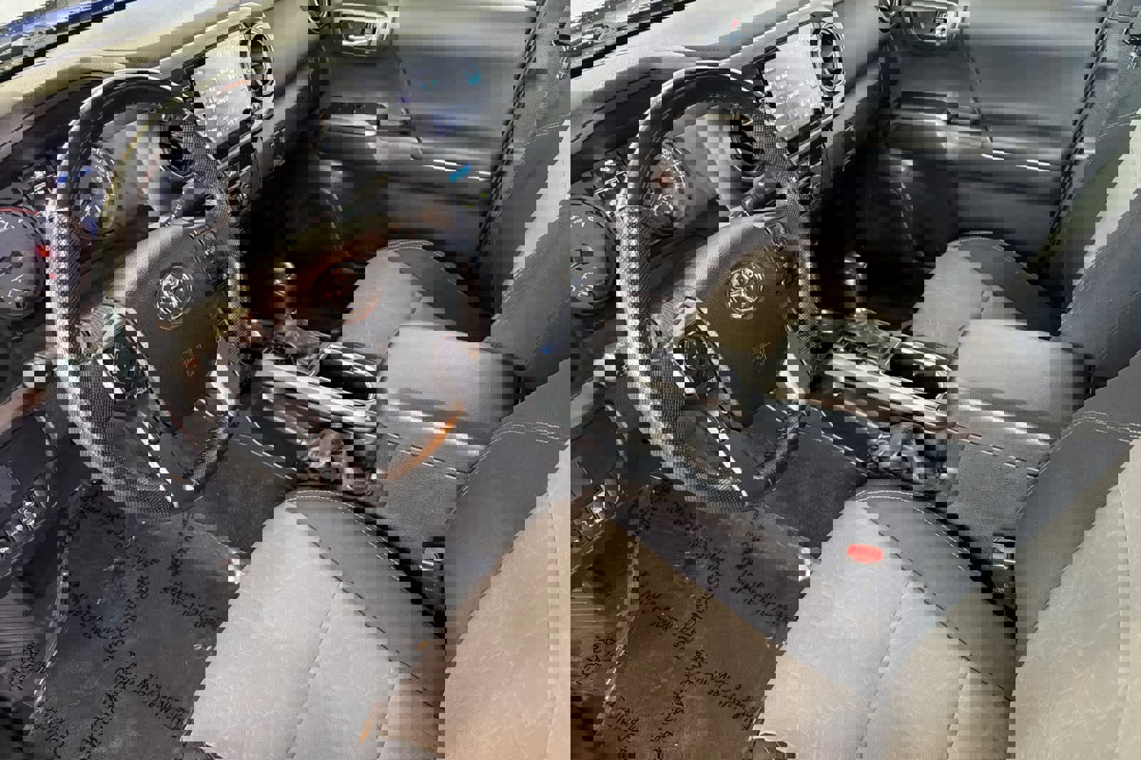 Used 2022 Toyota Tacoma TRD Off-Road image 13