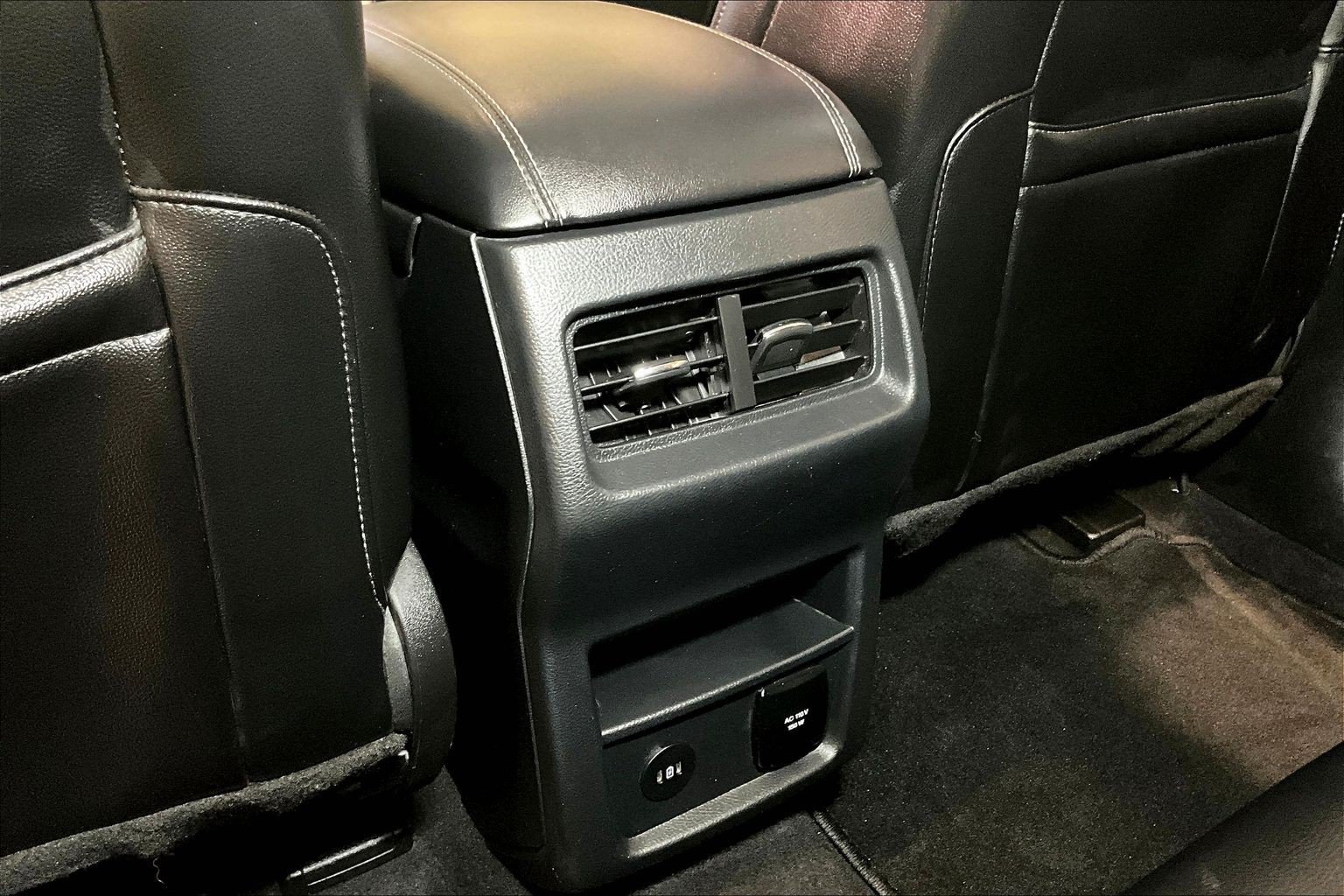 Used 2024 Ford Edge Titanium AWD/4WD image 11
