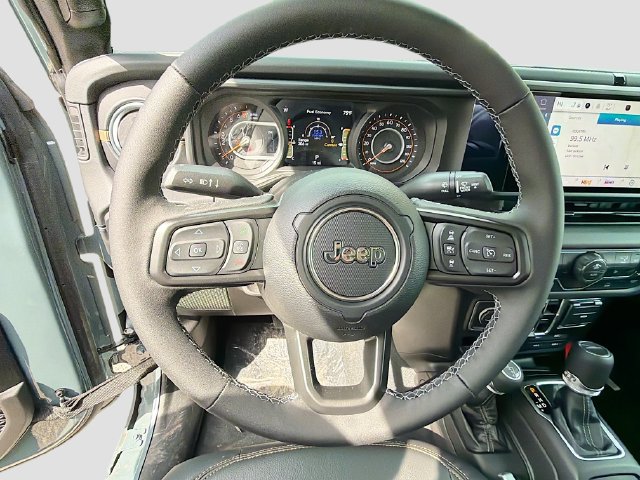 New 2026 Jeep Gladiator Sport AWD/4WD image 11
