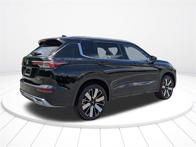 New 2025 Mitsubishi Outlander SEL image 3