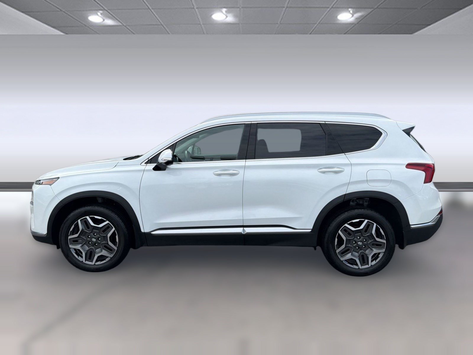 Used 2023 Hyundai Santa Fe Limited w/ Cargo Package AWD/4WD image 2