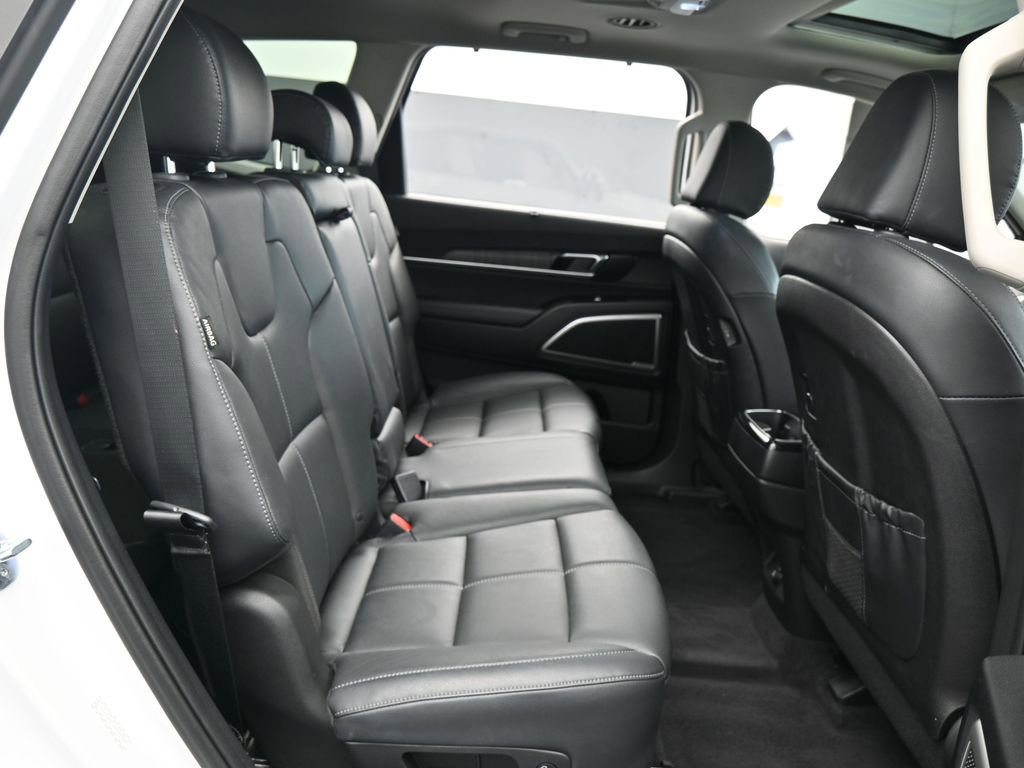 Used 2023 Kia Telluride EX image 44