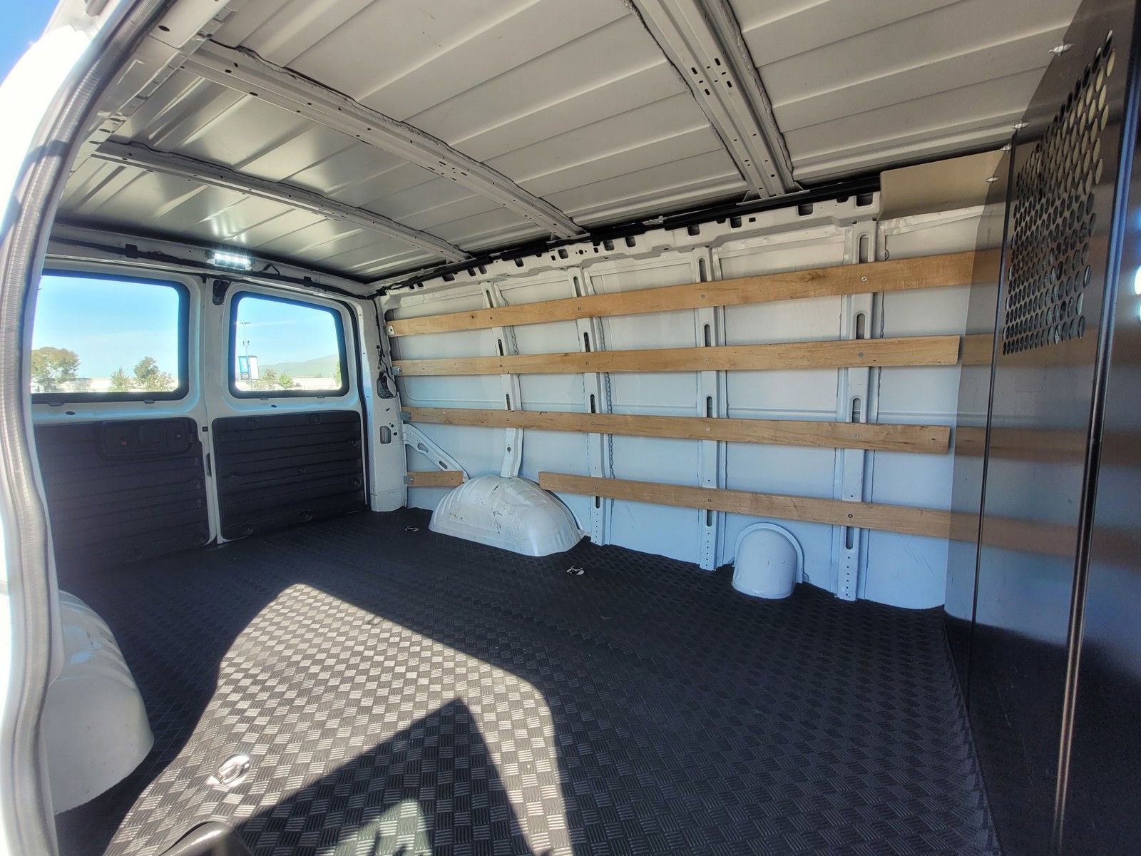 Used 2023 GMC Savana 2500 w/ Driver Convenience Package image 11