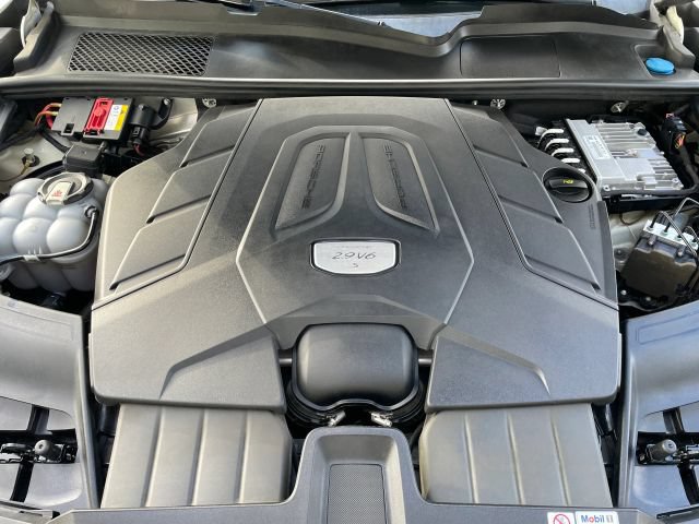 Used 2020 Porsche Cayenne S AWD/4WD image 48