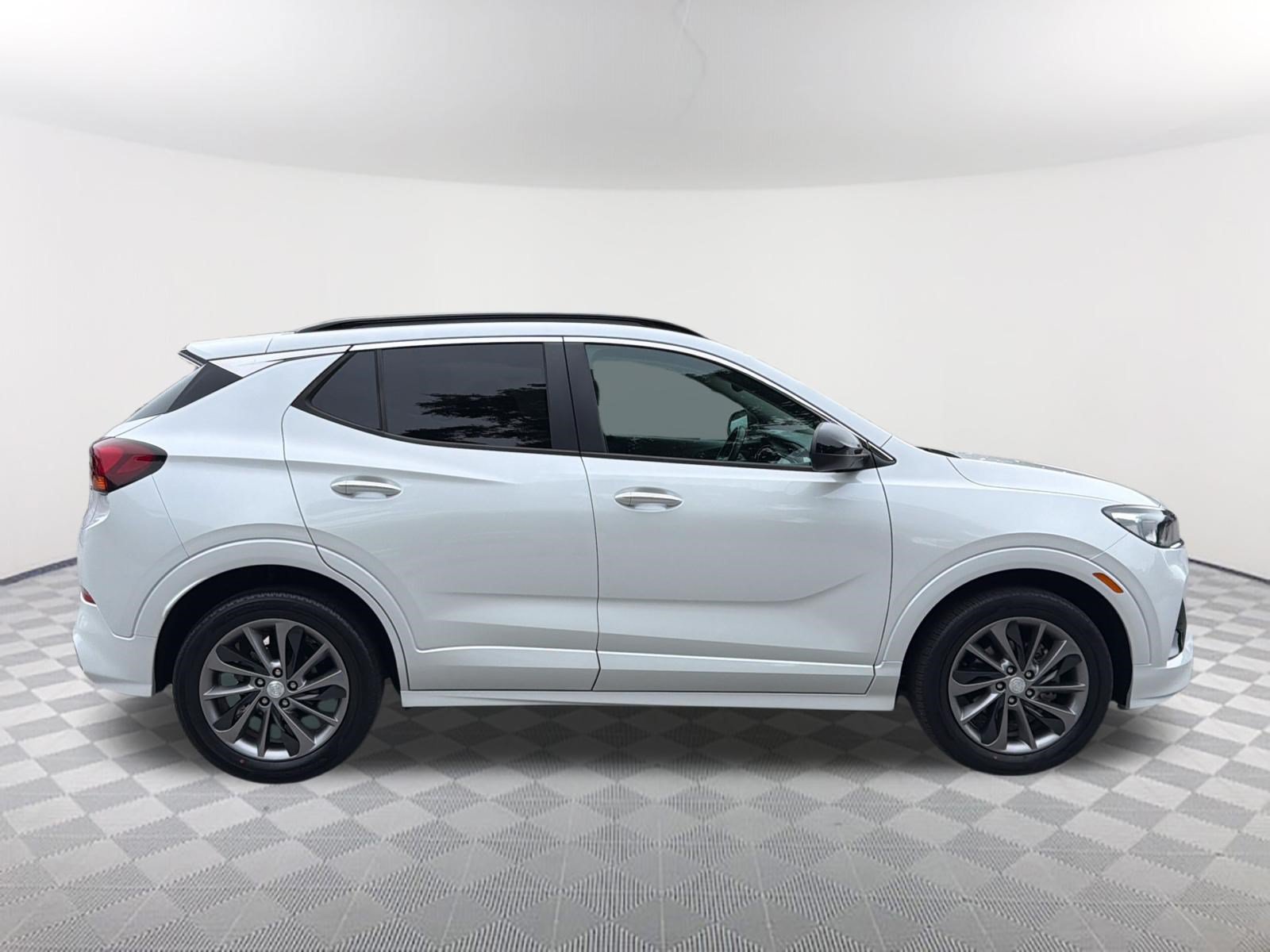 Used 2021 Buick Encore GX Select w/ Sport Touring Package FWD image 7