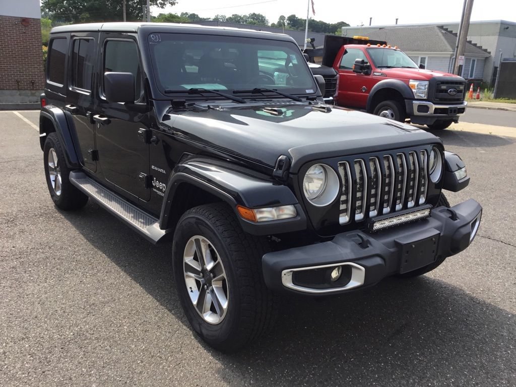 Used 2022 Jeep Wrangler Unlimited Sahara w/ Cold Weather Group AWD/4WD image 2