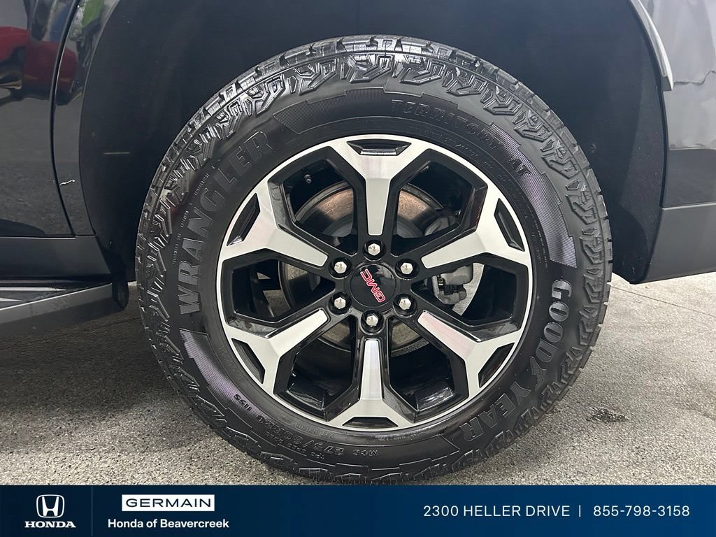 Used 2025 GMC Yukon AT4 AWD/4WD image 14