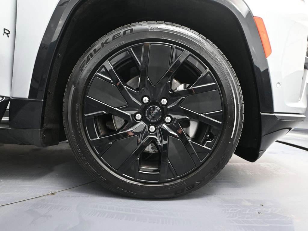 Used 2025 Jeep Wagoneer S Launch Edition image 16