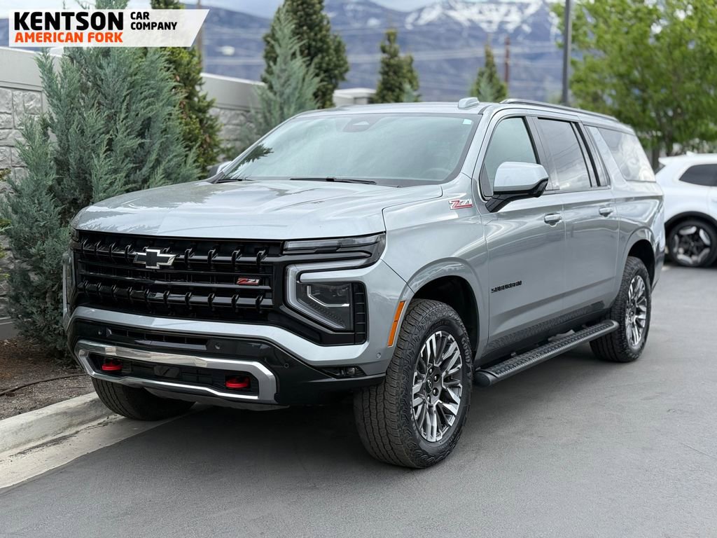 Used 2025 Chevrolet Suburban Z71 AWD/4WD image 3
