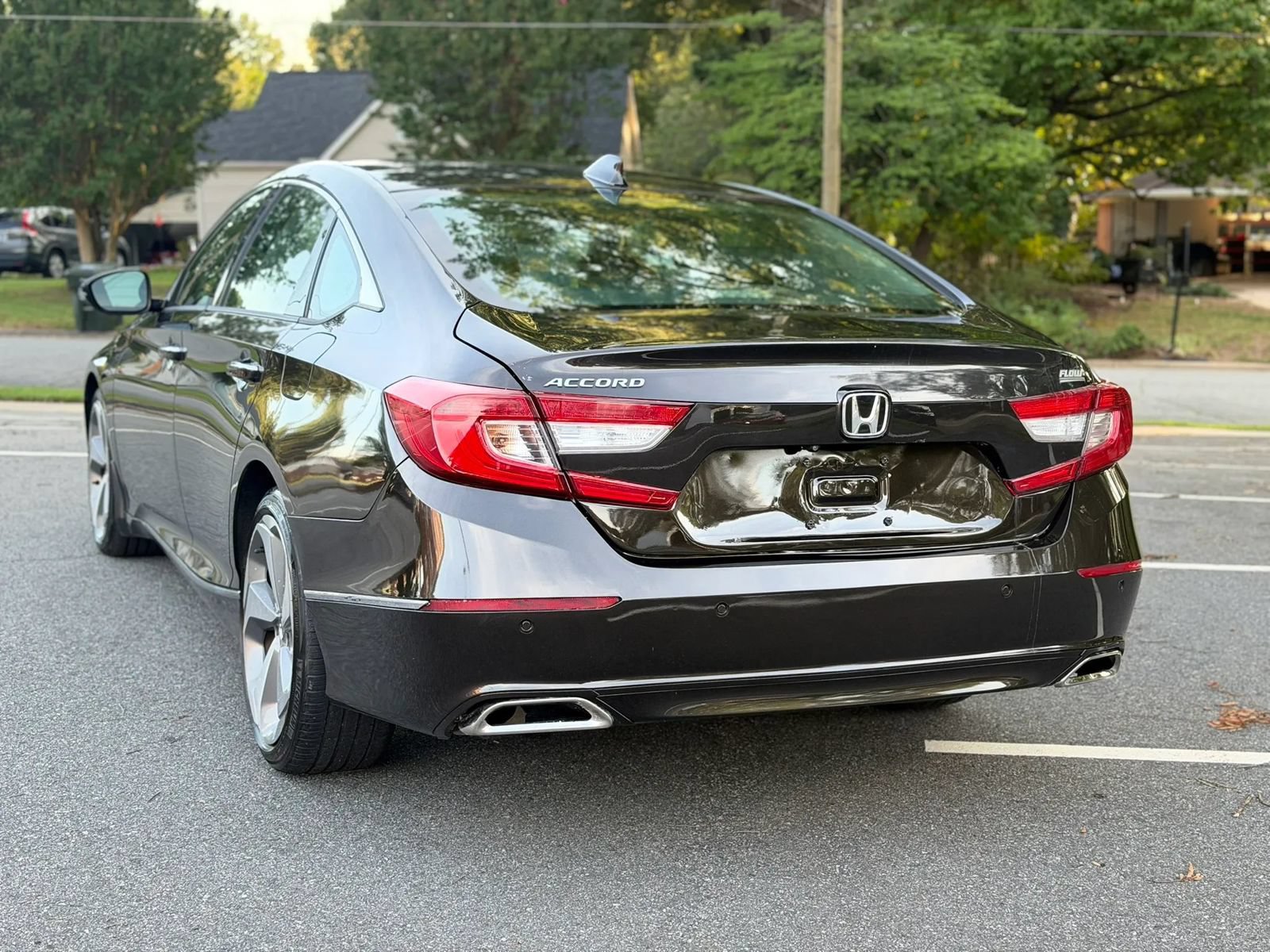 Used 2018 Honda Accord Touring image 4