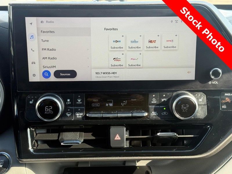 Used 2023 Toyota Highlander XLE image 18