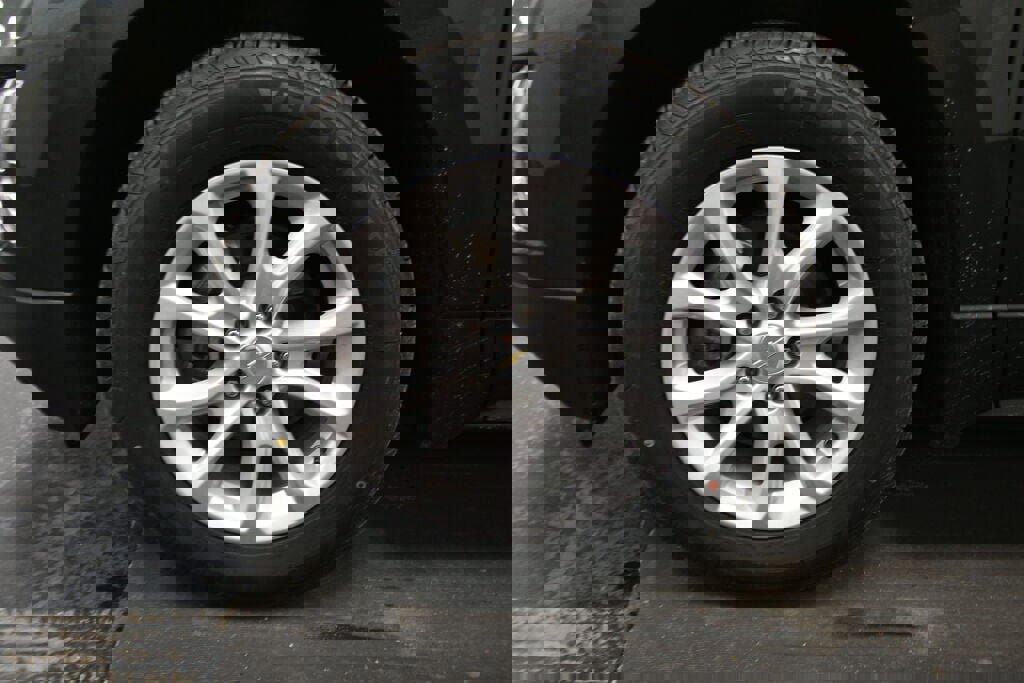 Used 2021 Chevrolet Equinox LT image 33