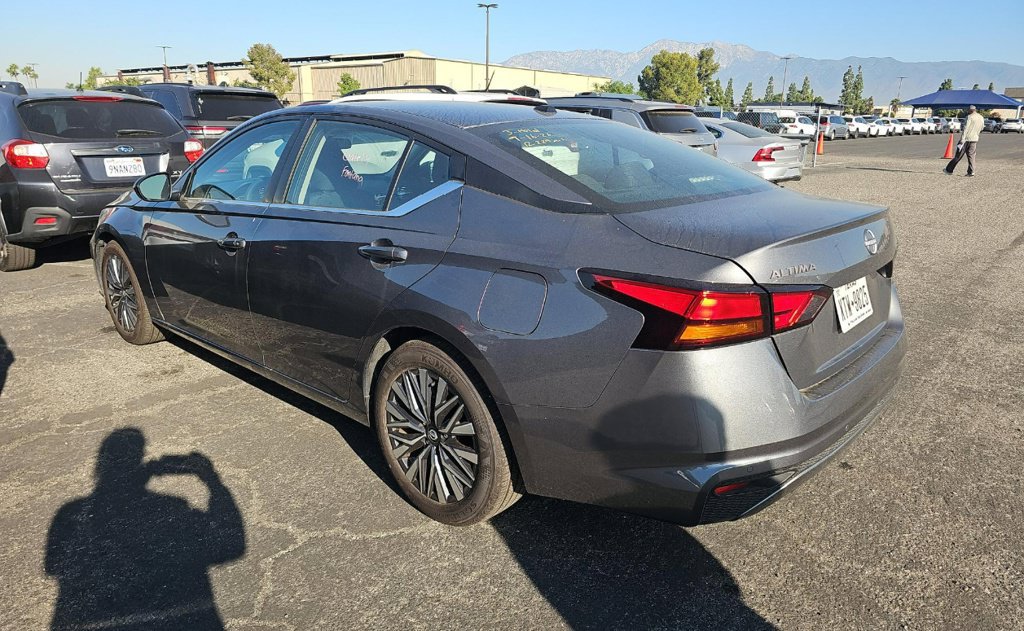 Used 2026 Nissan Altima 2.5 SV FWD image 9
