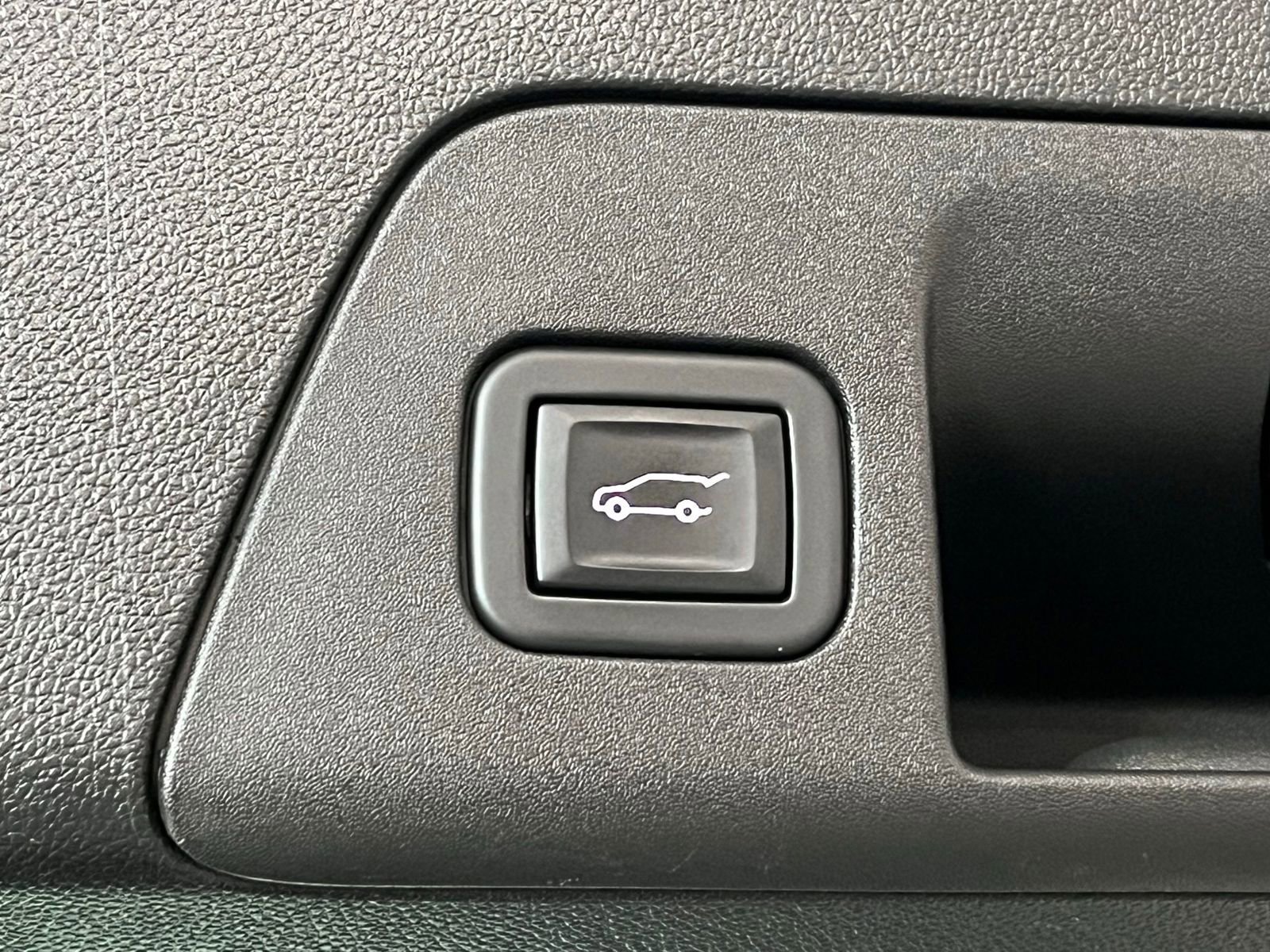 Used 2023 Buick Envision Avenir image 11