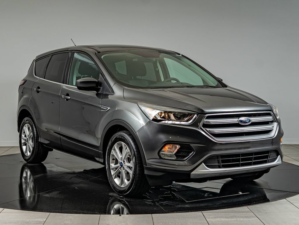Used 2017 Ford Escape SE FWD image 3