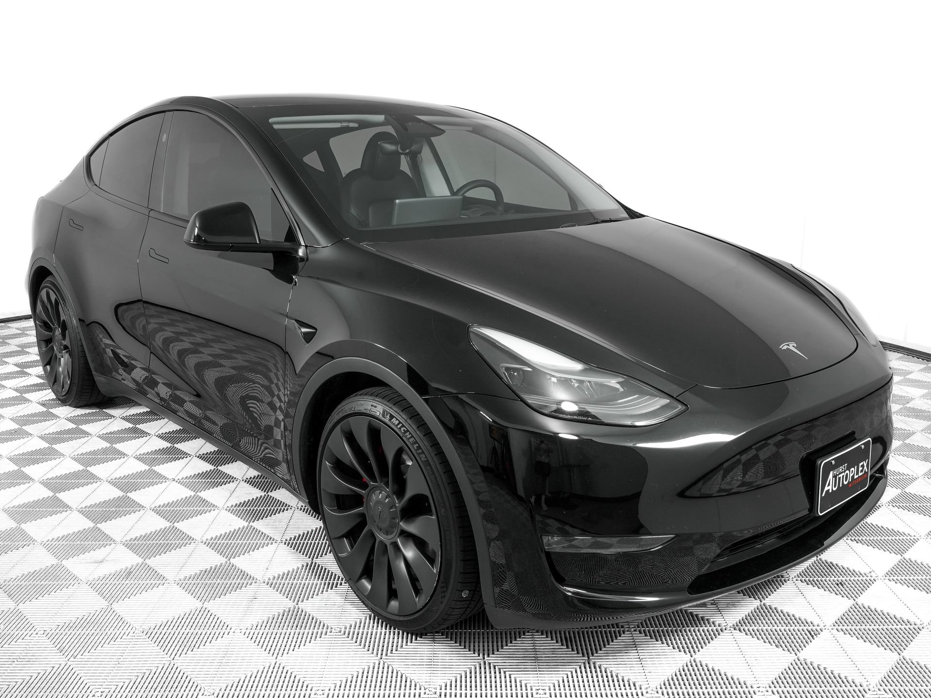 Used 2024 Tesla Model Y Performance AWD/4WD image 2